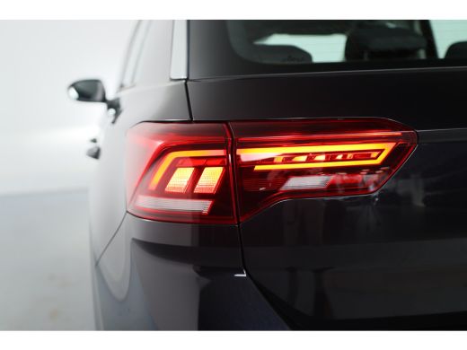 Volkswagen T-Roc 1.0 TSI Life | Adaptive Cruise | Virtual Cockpit | LED | Parkeersensoren | Navi By App | Apple Ca... ActivLease financial lease