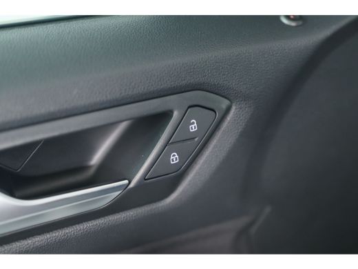 Volkswagen T-Roc 1.0 TSI Life | Adaptive Cruise | Virtual Cockpit | LED | Parkeersensoren | Navi By App | Apple Ca... ActivLease financial lease
