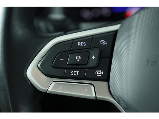 Volkswagen T-Roc 1.0 TSI Life | Adaptive Cruise | Virtual Cockpit | LED | Parkeersensoren | Navi By App | Apple Ca... ActivLease financial lease