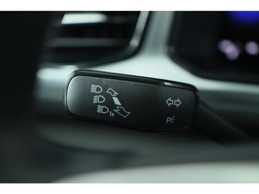 Volkswagen T-Roc 1.0 TSI Life | Adaptive Cruise | Virtual Cockpit | LED | Parkeersensoren | Navi By App | Apple Ca... ActivLease financial lease