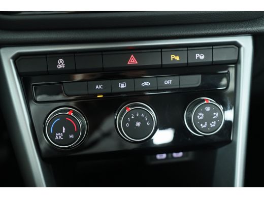 Volkswagen T-Roc 1.0 TSI Life | Adaptive Cruise | Virtual Cockpit | LED | Parkeersensoren | Navi By App | Apple Ca... ActivLease financial lease