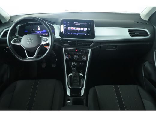 Volkswagen T-Roc 1.0 TSI Life | Adaptive Cruise | Virtual Cockpit | LED | Parkeersensoren | Navi By App | Apple Ca... ActivLease financial lease