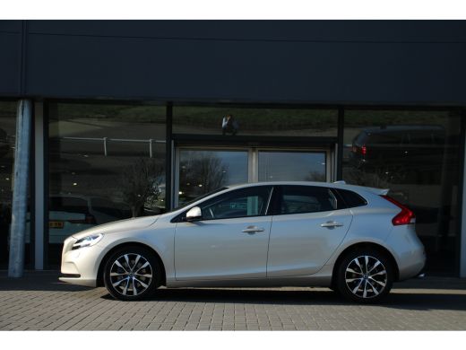 Volvo  V40 T3 Dynamic Editon | Cruise Control | Stoelverwarming | Full-LED | Navigatie | 17-Inch | Parkeerhulp ActivLease financial lease