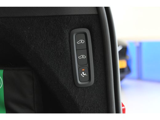 Volvo  XC90 Volvo T8 Recharge AWD Ultimate Dark 455PK | Panoramadak | Luchtvering | Trekhaak | Getint Glas | ... ActivLease financial lease