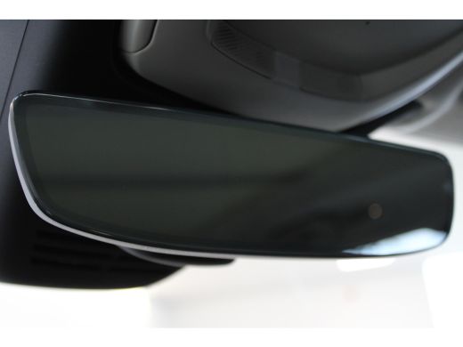 Volvo  XC90 T8 455PK AWD Ultimate Dark | Panoramadak | Luchtvering | Trekhaak | Getint Glas | 360° | Head-up ... ActivLease financial lease