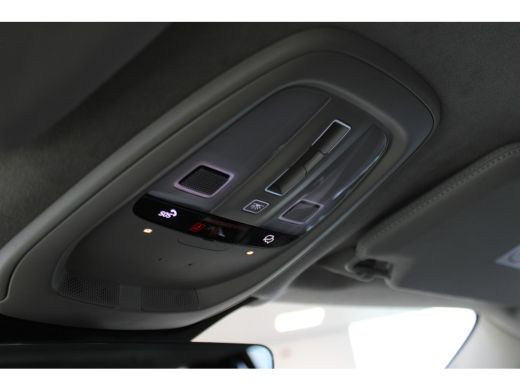 Volvo  XC90 T8 455PK AWD Ultimate Dark | Panoramadak | Luchtvering | Trekhaak | Getint Glas | 360° | Head-up ... ActivLease financial lease