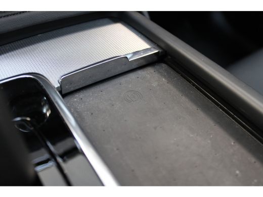 Volvo  XC90 T8 455PK AWD Ultimate Dark | Panoramadak | Luchtvering | Trekhaak | Getint Glas | 360° | Head-up ... ActivLease financial lease