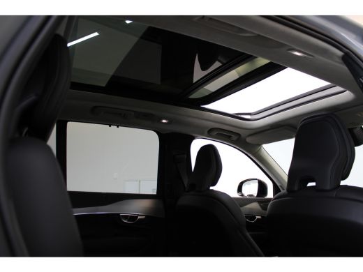 Volvo  XC90 T8 455PK AWD Ultimate Dark | Panoramadak | Luchtvering | Trekhaak | Getint Glas | 360° | Head-up ... ActivLease financial lease