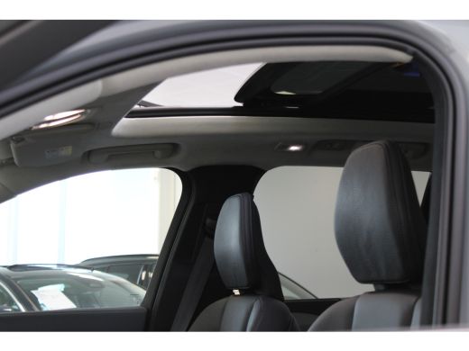 Volvo  XC90 T8 455PK AWD Ultimate Dark | Panoramadak | Luchtvering | Trekhaak | Getint Glas | 360° | Head-up ... ActivLease financial lease