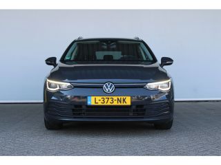 Volkswagen GOLF Variant 1.5 eTSI Life Business | Trekhaak || Achteruitrijcamera | Extra getint glas | Matrix LED koplampen
