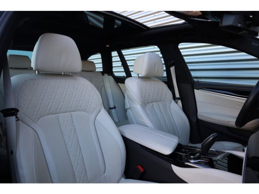 BMW 5 Serie Touring 530e High Executive Pano / Stoelventilatie / Individual / Leder dashboard / Zeer compleet / ActivLease financial lease