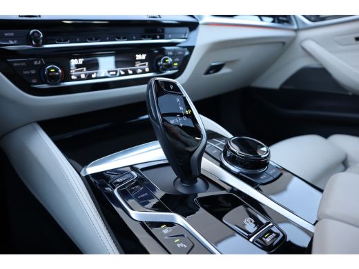 BMW 5 Serie Touring 530e High Executive Pano / Stoelventilatie / Individual / Leder dashboard / Zeer compleet / ActivLease financial lease