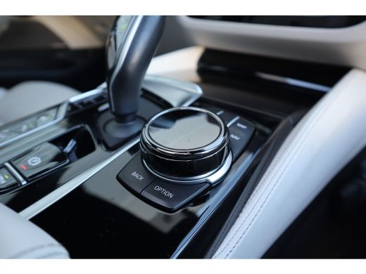 BMW 5 Serie Touring 530e High Executive Pano / Stoelventilatie / Individual / Leder dashboard / Zeer compleet / ActivLease financial lease