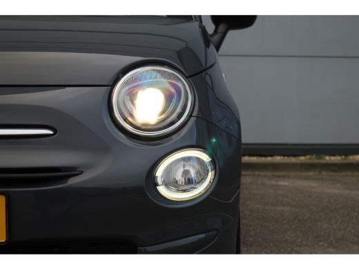 Fiat 500 Fiat 1.0 Hybrid Cult | Cruise C. | Navi | Park Assist | Bluetooth | 15" LMV | | Cruise C. | Navi ... ActivLease financial lease