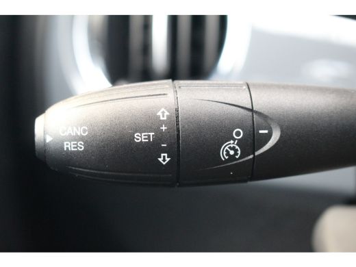 Fiat 500 Fiat 1.0 Hybrid Cult | Cruise C. | Navi | Park Assist | Bluetooth | 15" LMV | | Cruise C. | Navi ... ActivLease financial lease