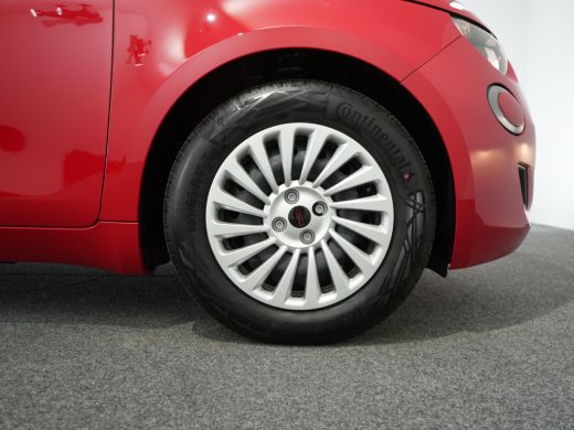 Fiat 500 RED 24 kWh | Airco (automatisch) | Chroom delen exterieur | Chroom delen exterieur ActivLease financial lease