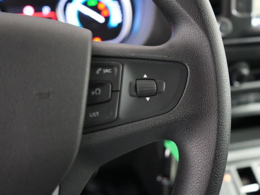 Fiat E-Scudo L3H1 SX 75kWh 3-zits | Achteruitrijcamera | Airco | Apple Carplay/Android Auto ActivLease financial lease