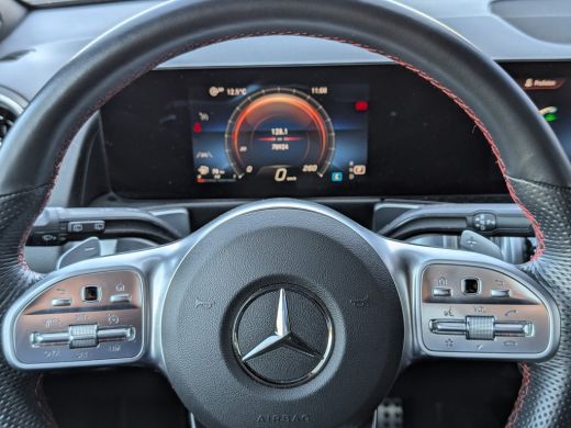 Mercedes GLB Mercedes-Benz 180 AMG Line 7p. | Trekhaak | Cruise Control | Camera ActivLease financial lease