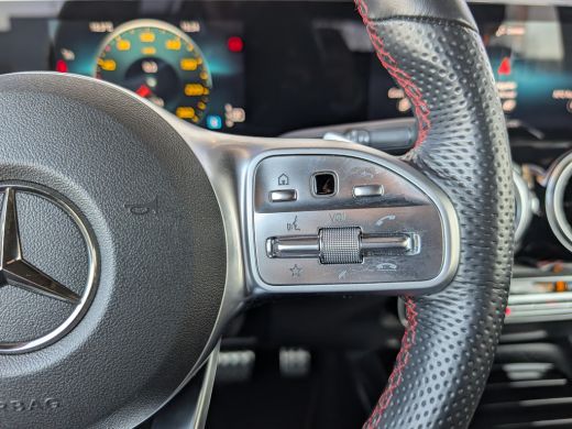 Mercedes GLB Mercedes-Benz 180 AMG Line 7p. | Trekhaak | Cruise Control | Camera ActivLease financial lease