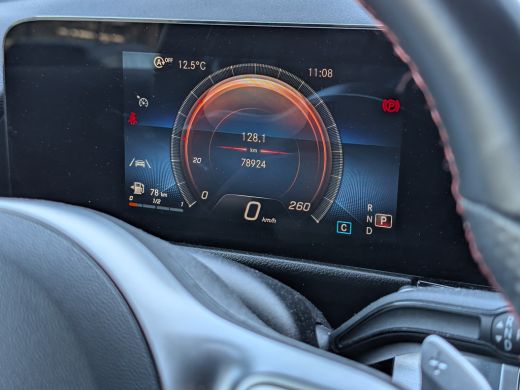 Mercedes GLB Mercedes-Benz 180 AMG Line 7p. | Trekhaak | Cruise Control | Camera ActivLease financial lease