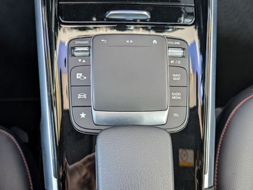 Mercedes GLB Mercedes-Benz 180 AMG Line 7p. | Trekhaak | Cruise Control | Camera ActivLease financial lease