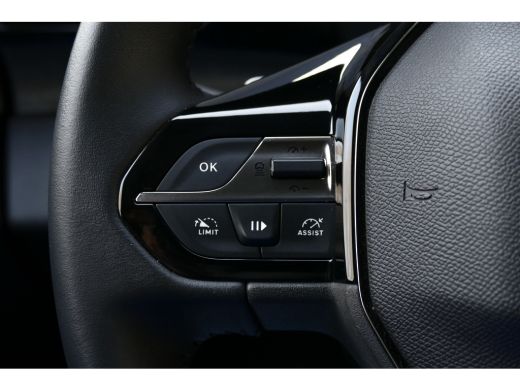 Peugeot 308 1.2 PURETECH 130PK ALLURE PACK AUTOMAAT / NAVI / CLIMA / PDC / 17"LMV / CAMERA / KEYLESS / FULL-L... ActivLease financial lease