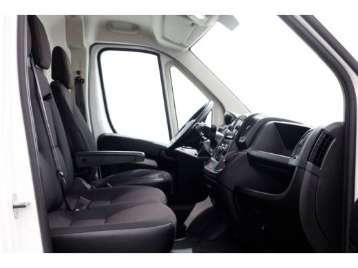 Peugeot Boxer 2.2 BlueHDi 120pk L2H2 Premium Airco/Camera 09-2020 ActivLease financial lease