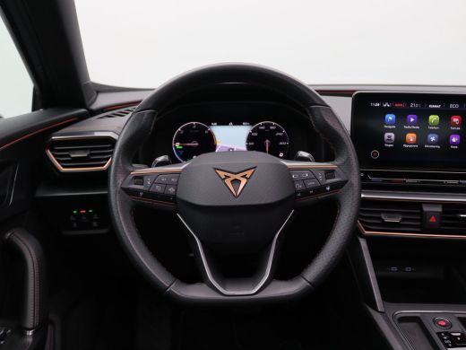 Seat Formentor 1.4 e-Hybrid Adrenaline 204PK DSG panoramadak, full led, adaptive cruise, achteruitrijcamera, key... ActivLease financial lease