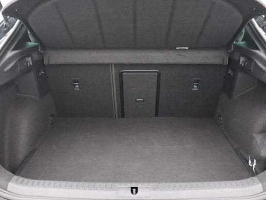 Seat Formentor 1.4 e-Hybrid Adrenaline 204PK DSG panoramadak, full led, adaptive cruise, achteruitrijcamera, key... ActivLease financial lease