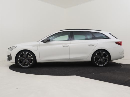 Seat Leon Sportstourer 1.4 e-Hybrid VZ Business 245pk | Adaptief cruise control | Park assist | Dodehoekdetectie | Camer... ActivLease financial lease