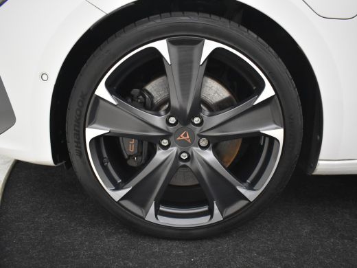 Seat Leon Sportstourer 1.4 e-Hybrid VZ Business 245pk | Adaptief cruise control | Park assist | Dodehoekdetectie | Camer... ActivLease financial lease