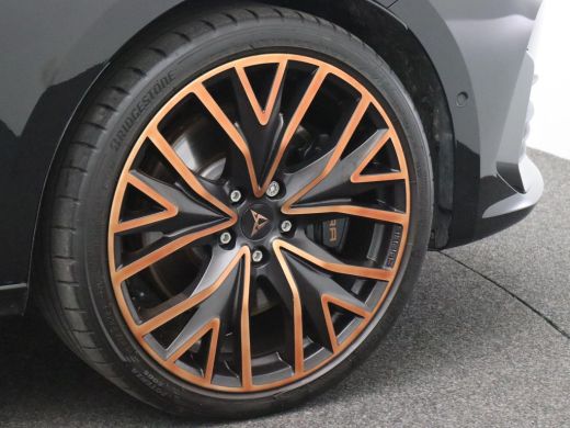 Seat Leon Sportstourer 1.4 e-Hybrid VZ Performance 245PK DSG side skirts, panoramadak, elektrische achterkelp, full led,... ActivLease financial lease
