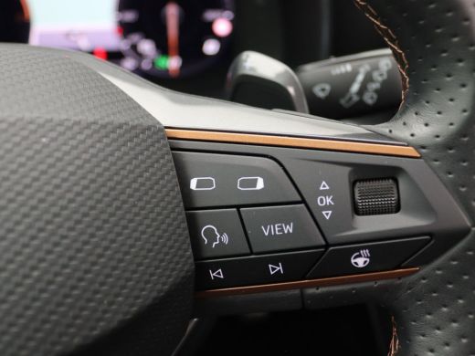 Seat Leon Sportstourer 1.4 e-Hybrid VZ Performance 245PK DSG side skirts, panoramadak, elektrische achterkelp, full led,... ActivLease financial lease