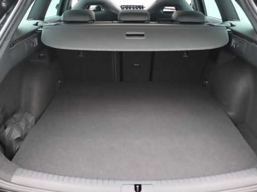 Seat Leon Sportstourer 1.4 e-Hybrid VZ Performance 245PK DSG side skirts, panoramadak, elektrische achterkelp, full led,... ActivLease financial lease