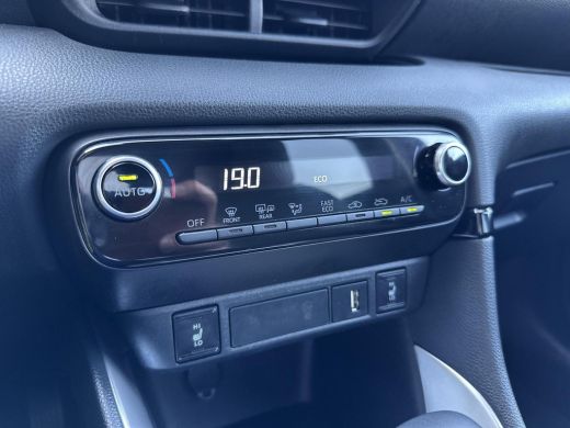 Toyota Yaris 1.5 Hybrid Dynamic | Apple CarPlay/Android auto | Achteruitrijcamera | Stoelverwarming ActivLease financial lease