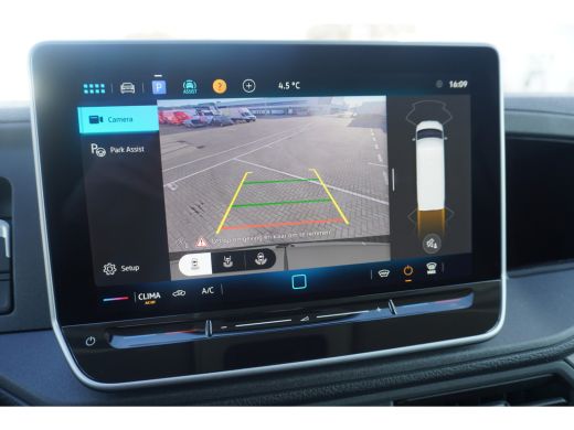 Volkswagen Crafter 35 2.0 TDI L3H3 Highline 35 2.0 TDI L3H3 177 PK Aut. Highline, App connect, Cruise control, Alarm ActivLease financial lease