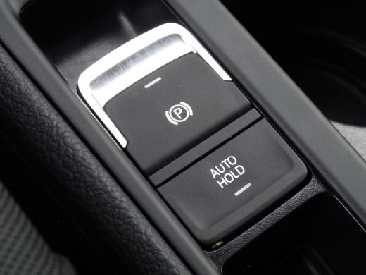 Volkswagen e-Golf E-DITION | Cruise Controle | Navigatie | Achteruitrijcamera | Apple Carplay/Android Auto | ActivLease financial lease