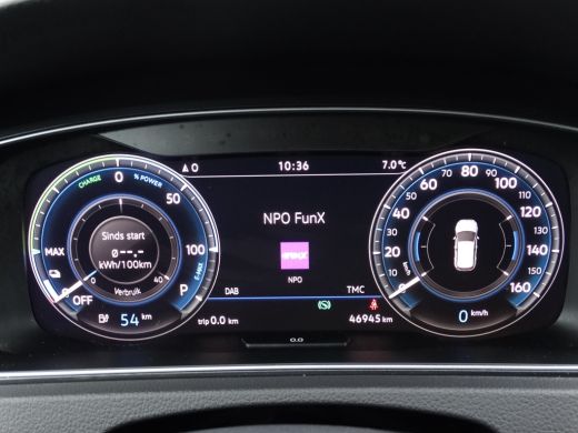 Volkswagen e-Golf E-DITION | Cruise Controle | Navigatie | Achteruitrijcamera | Apple Carplay/Android Auto | ActivLease financial lease