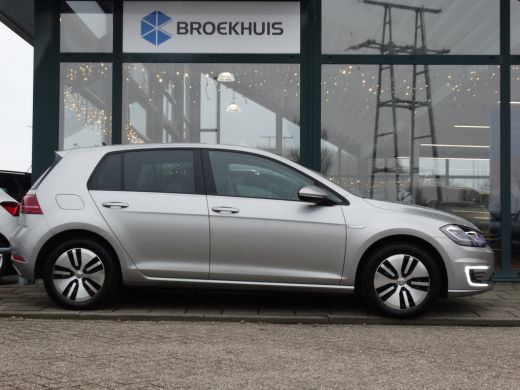 Volkswagen e-Golf E-DITION | Cruise Controle | Navigatie | Achteruitrijcamera | Apple Carplay/Android Auto | ActivLease financial lease