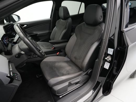Volkswagen ID.5 Pro 77 kWh Panorama Trekhaak Camera Stoelverwarming 151 ActivLease financial lease
