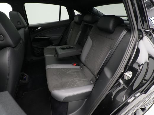 Volkswagen ID.5 Pro 77 kWh Panorama Trekhaak Camera Stoelverwarming 151 ActivLease financial lease