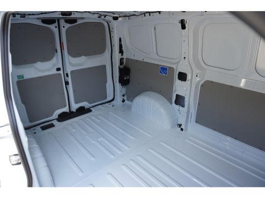 Volkswagen Transporter 2.0 TDI L1H1 28 Life, Bijrijdersstoel, Climatronic, PDV V + A ActivLease financial lease