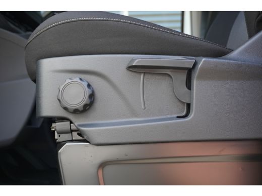 Volkswagen Transporter 2.0 TDI L1H1 28 Life, Bijrijdersstoel, Climatronic, PDV V + A ActivLease financial lease