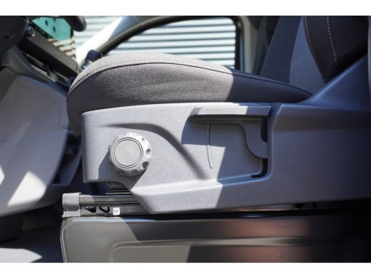 Volkswagen Transporter 2.0 TDI L2H1 30 Life 110 pk, MF stuurwiel, Climatronic, PDV V + A, Achteruitrijcamera ActivLease financial lease