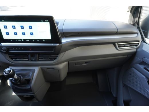 Volkswagen Transporter 2.0 TDI L2H1 30 Life 110 pk, MF stuurwiel, Climatronic, PDV V + A, Achteruitrijcamera ActivLease financial lease