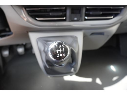 Volkswagen Transporter 2.0 TDI L2H1 30 Life 150 pk, MF stuurwiel, Climatronic, PDV V + A, Achteruitrijcamera ActivLease financial lease