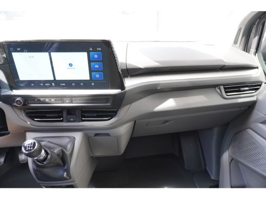 Volkswagen Transporter 2.0 TDI L2H1 30 Life 150 pk, MF stuurwiel, Climatronic, PDV V + A, Achteruitrijcamera ActivLease financial lease