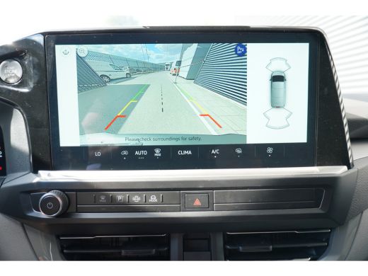 Volkswagen Transporter 2.0 TDI L2H1 30 Life 150 pk, MF stuurwiel, Climatronic, PDV V + A, Achteruitrijcamera ActivLease financial lease