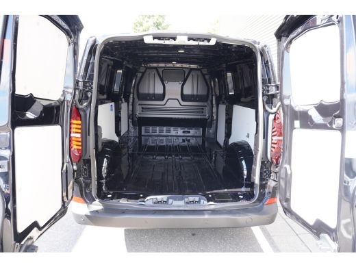 Volkswagen Transporter 2.0 TDI L2H1 30 Life 150 pk, MF stuurwiel, Climatronic, PDV V + A, Achteruitrijcamera ActivLease financial lease