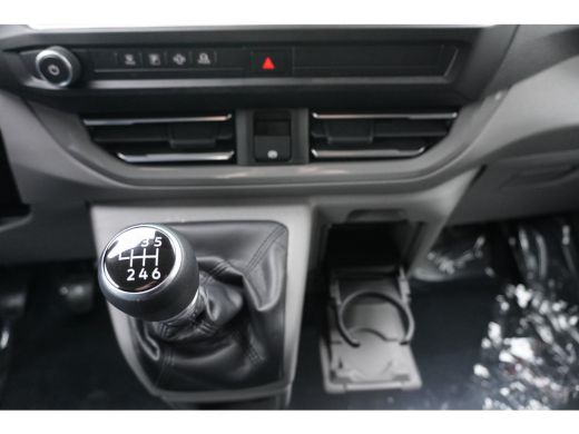 Volkswagen Transporter 2.0 TDI L2H1 30 Life 2.0 TDI L2H1 30 Life, Bijrijdersbank met doorlaadfunctie, Trekhaakvoorbereid... ActivLease financial lease